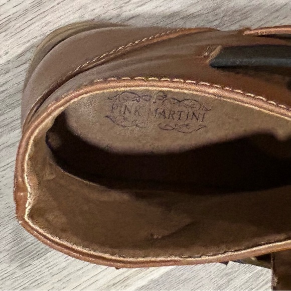 Pink Martini Brown Tan Leather Ankle Boots Slip On Flat Contrast Booties Size 37 - Picture 4 of 10